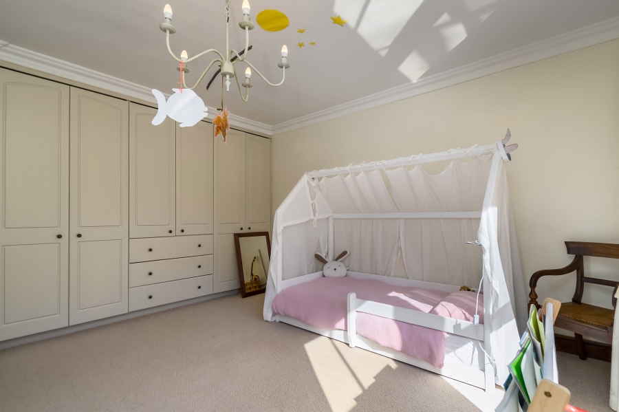 7 Bedroom Property for Sale in Zwaanswyk Western Cape